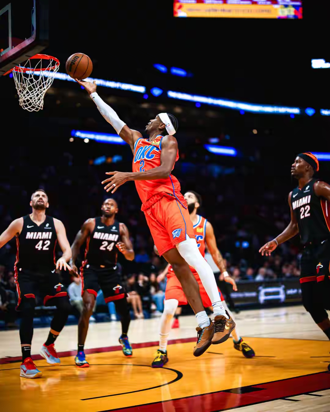 巴特勒连续十场比赛得分超过连败，美国队挑战极限！的简单介绍