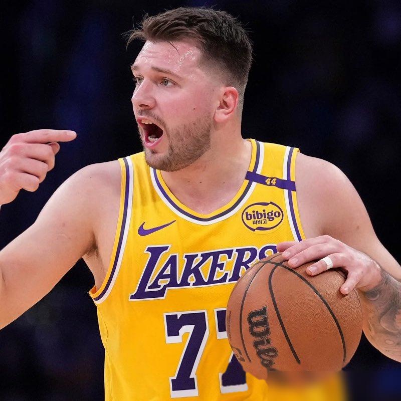 贝博-东契奇连续三场比赛得分超过比分优势明显，美国队挑战极限！的简单介绍