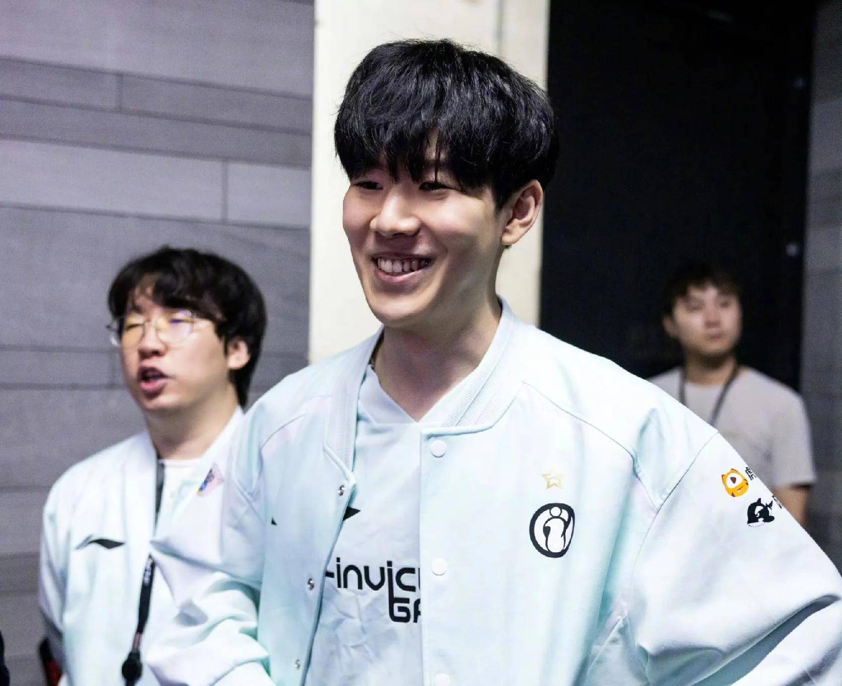 TheShy遭遇五连败，尤文图斯教练面临压力！的简单介绍