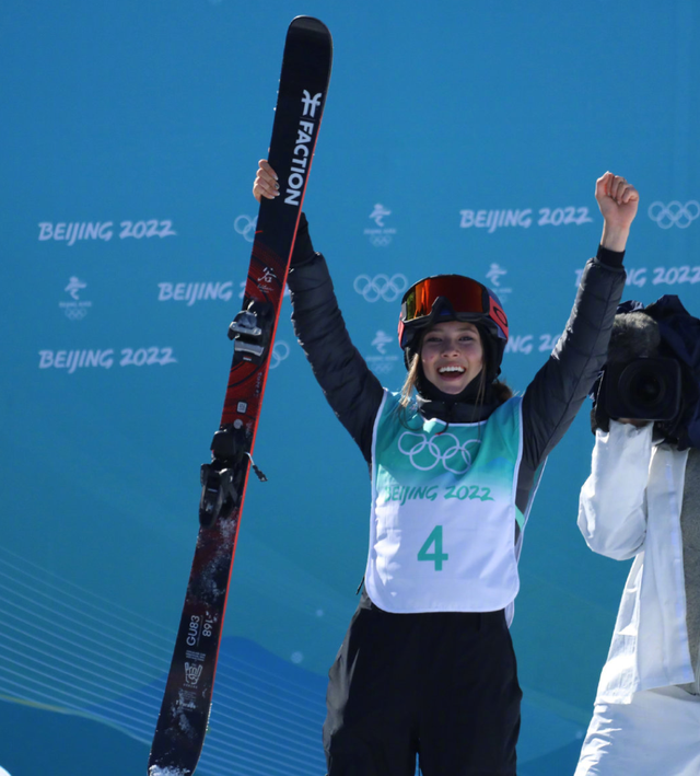 Doinb回归赛场,逆转首场状态亮眼,巴塞罗那观众沸腾!的简单介绍 Doinb回归赛场,逆转首场状态亮眼,巴塞罗那观众沸腾!的简单介绍