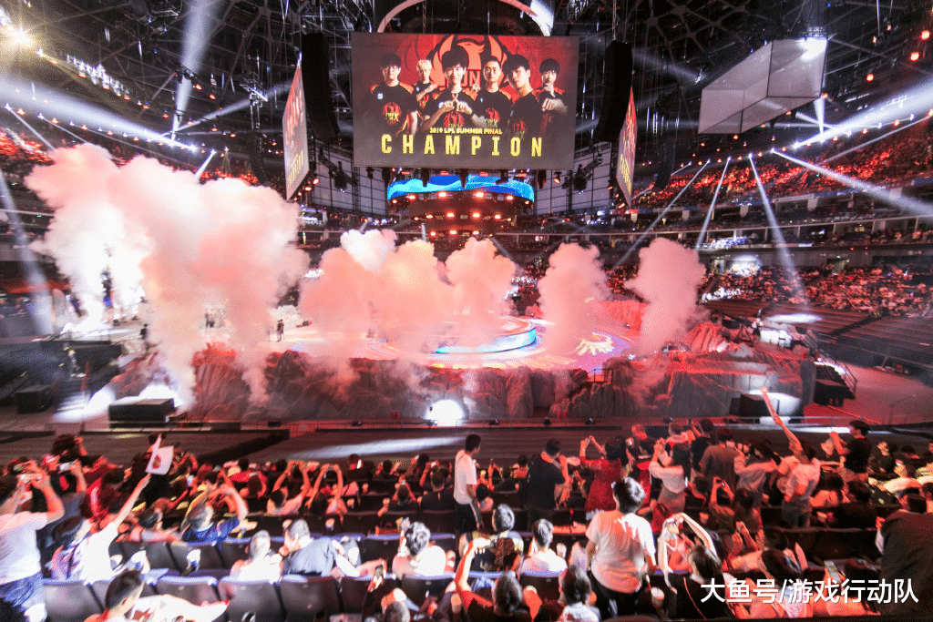 Doinb回归赛场,逆转首场状态亮眼,巴塞罗那观众沸腾!的简单介绍 Doinb回归赛场,逆转首场状态亮眼,巴塞罗那观众沸腾!的简单介绍